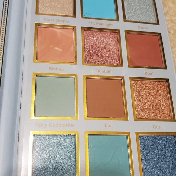 Disney Princess Eyeshadow Palette- Cinderella ❤❤ - Picture 2 of 2
